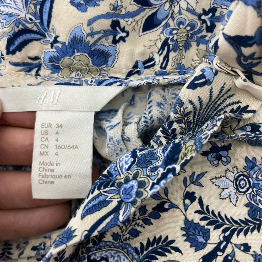 Pleated Floral Mini Skirt Drawstring Tie Waist Zip Up Women’s Size 4 H&M Divided